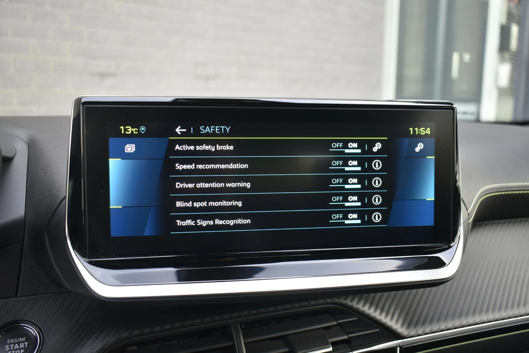 Hoofdafbeelding Peugeot e-2008