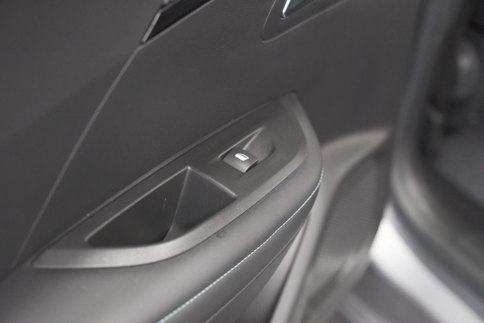 Hoofdafbeelding Peugeot e-2008