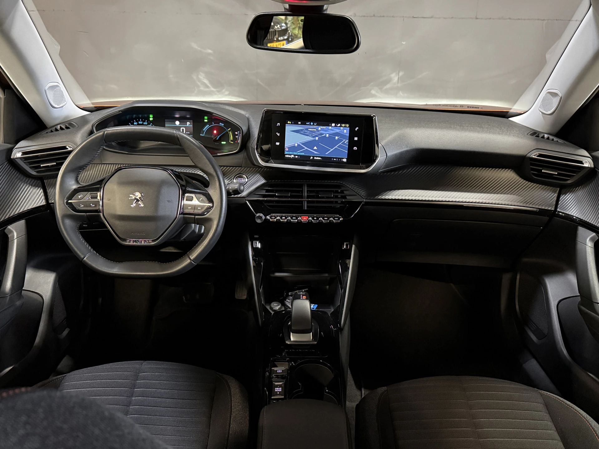 Hoofdafbeelding Peugeot e-2008