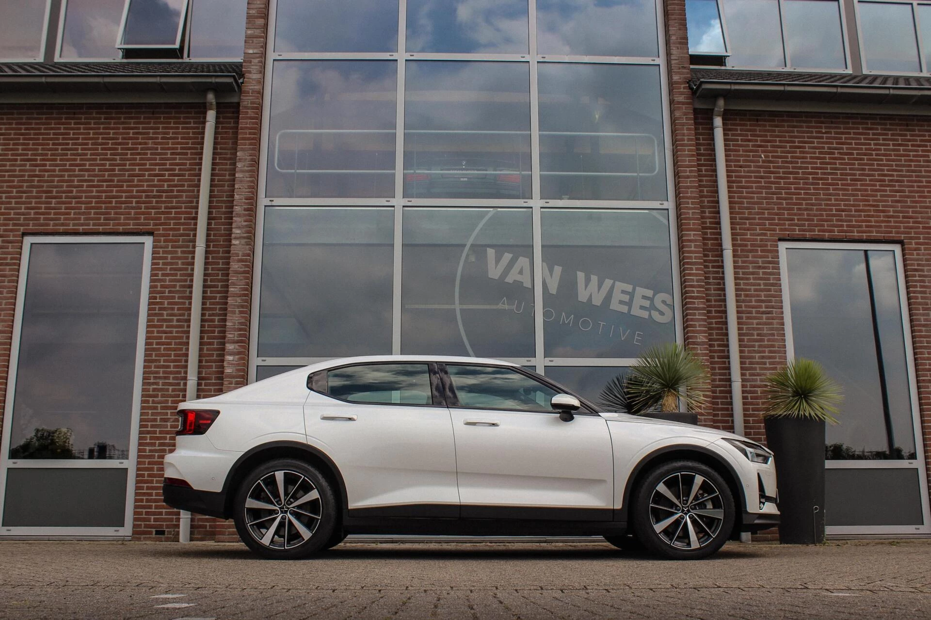 Hoofdafbeelding Polestar 2