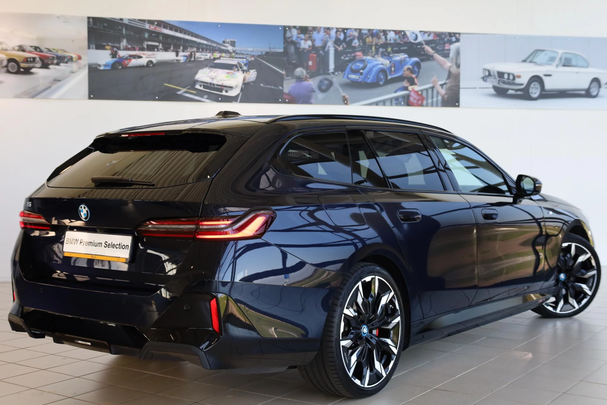 Hoofdafbeelding BMW i5