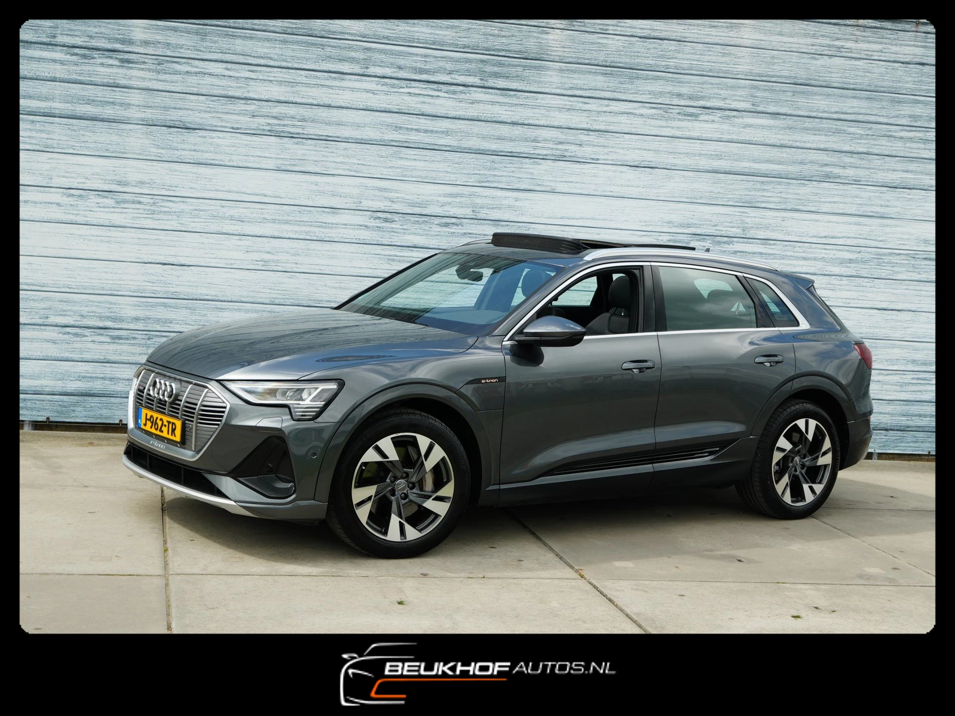 Hoofdafbeelding Audi e-tron