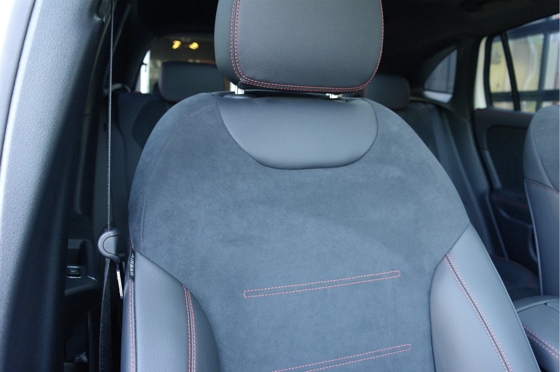 Hoofdafbeelding Mercedes-Benz EQA