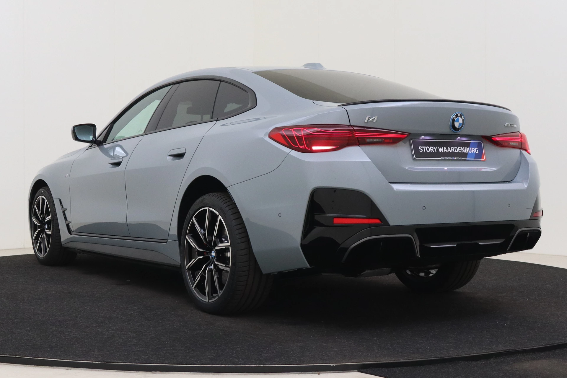 Hoofdafbeelding BMW i4