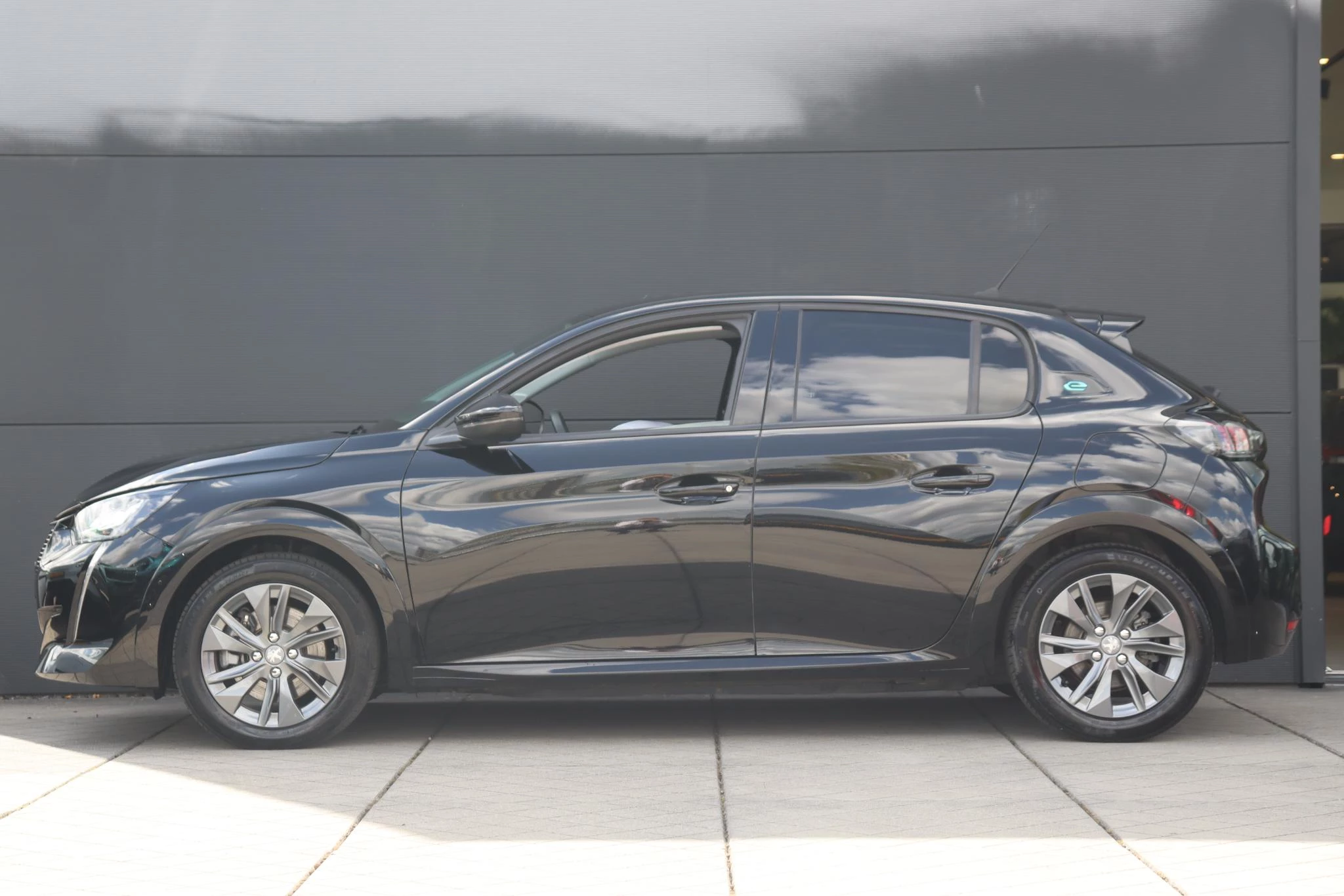 Hoofdafbeelding Peugeot e-208