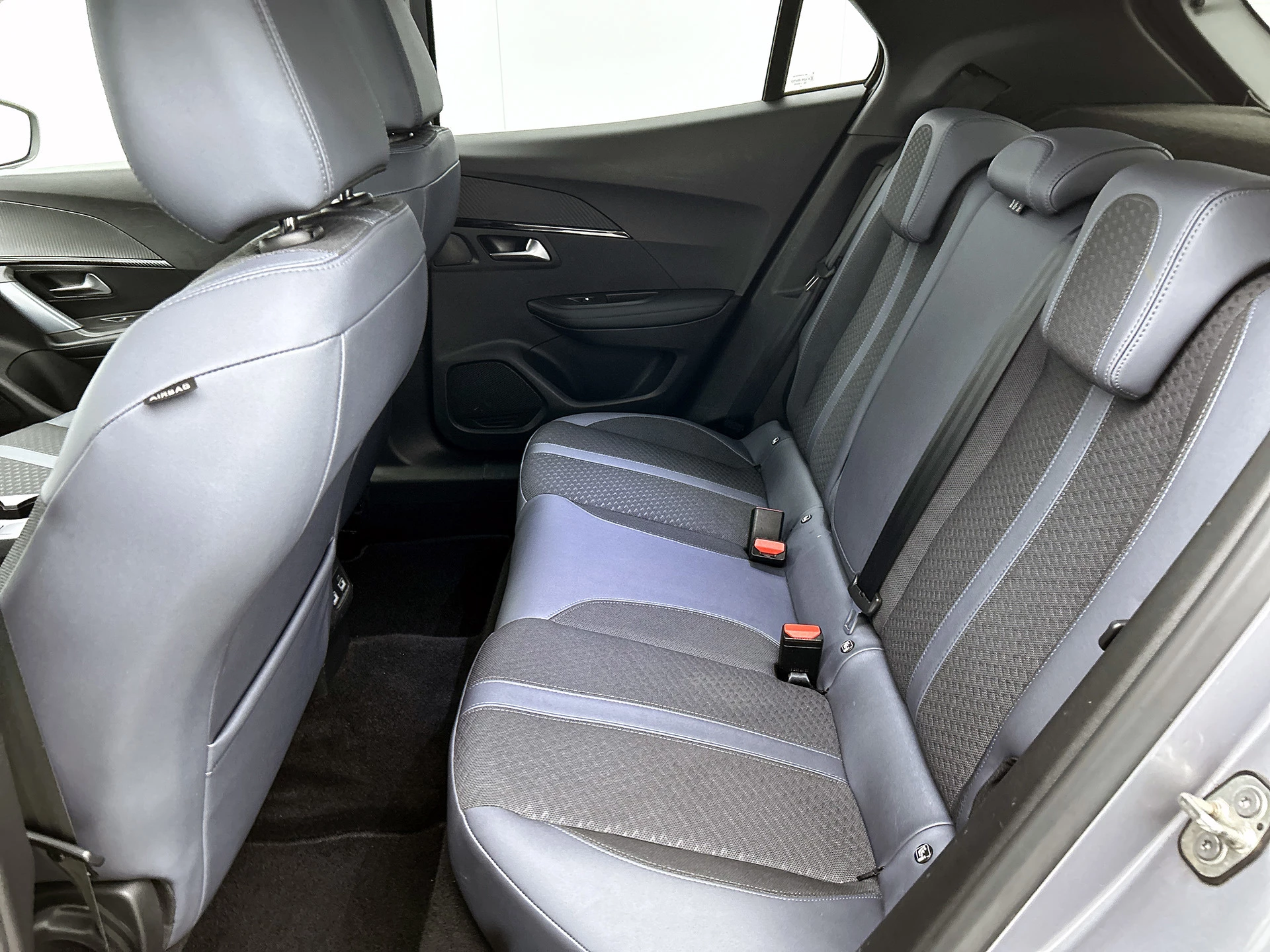 Hoofdafbeelding Peugeot e-2008