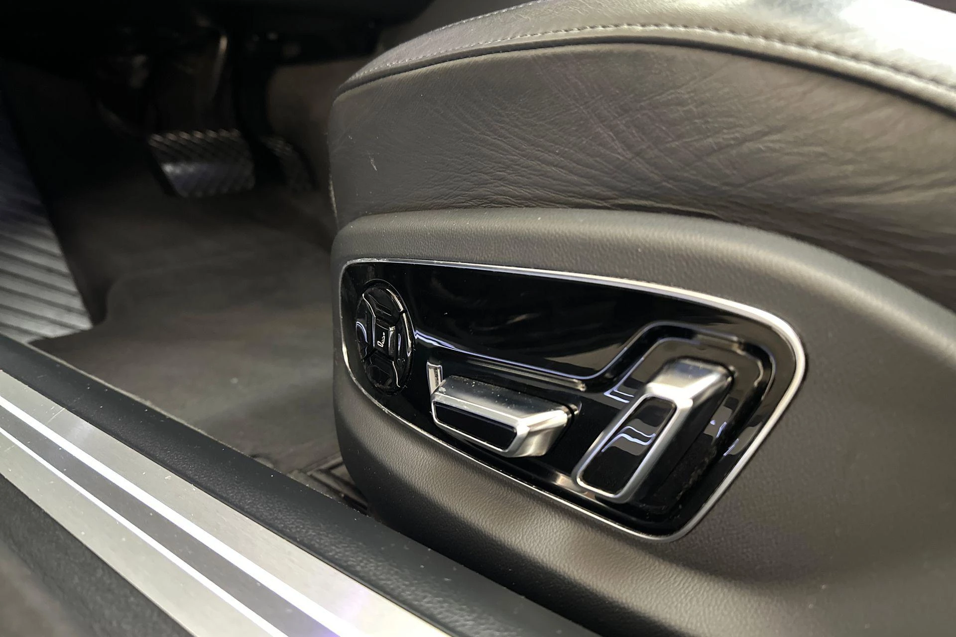 Hoofdafbeelding Audi A8