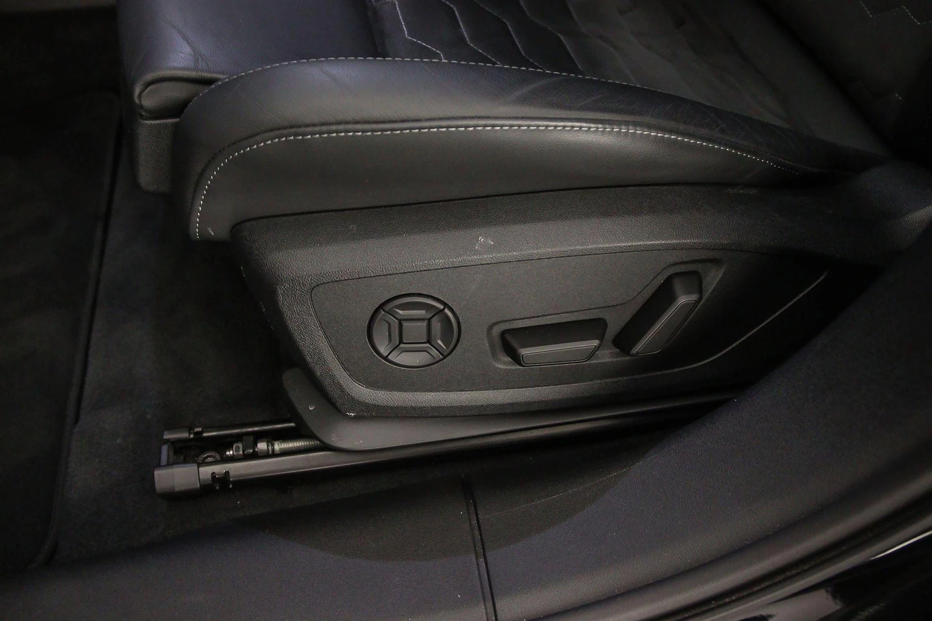 Hoofdafbeelding Audi A6 Avant e-tron