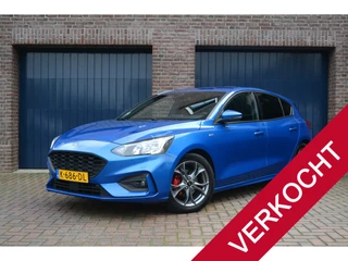 Ford Focus 1.0 EcoBoost Hybrid ST Line X Business | Virtual Cockpit | Keyless | Adaptive Cruise | Trekhaak | Camera | Carplay/Android Auto | Navigatie