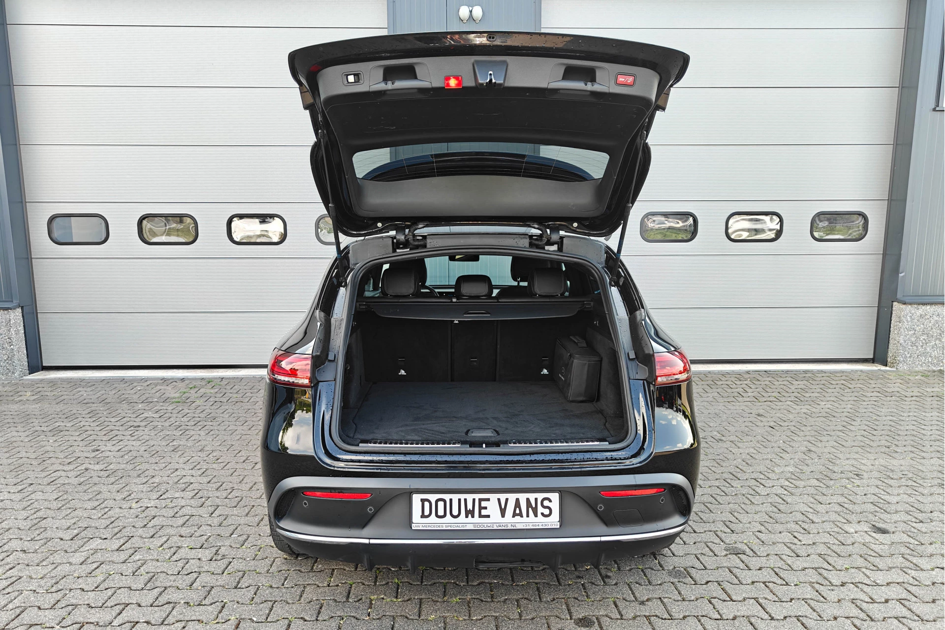 Hoofdafbeelding Mercedes-Benz EQC