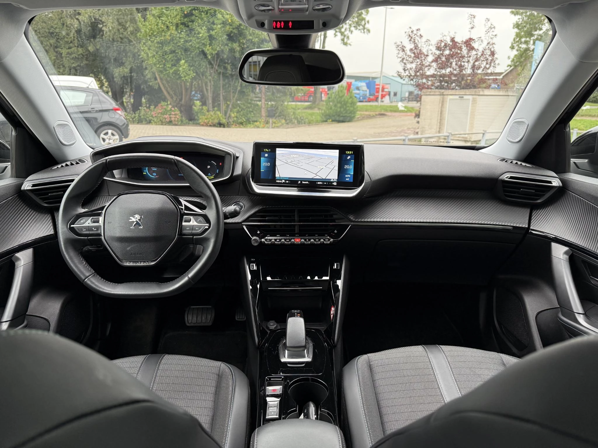 Hoofdafbeelding Peugeot e-2008