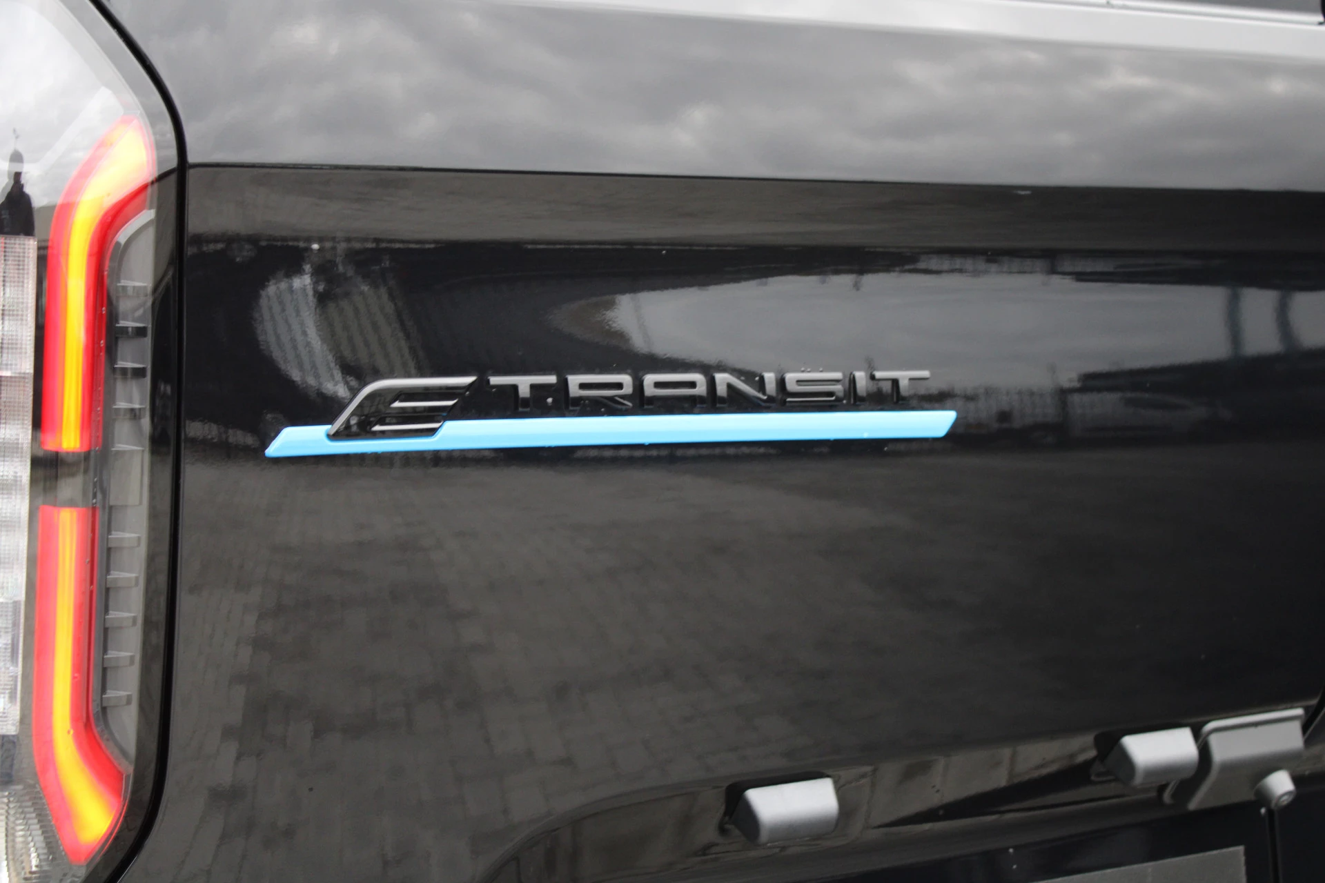 Hoofdafbeelding Ford E-Transit Custom