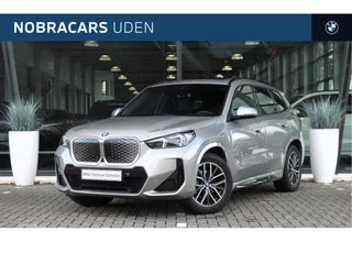 Hoofdafbeelding BMW iX1 BMW iX1 eDrive20 High Executive M Sport / Panoramadak / Sportstoelen / Comfort Access / Head-Up / Adaptieve LED / Parking Assistant Plus