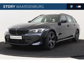 BMW 3 Serie Touring 320e M Sport Automaat / Trekhaak / Sportstoelen / Live Cockpit Plus / Widescreen Display / PDC voor + achter / Cruise Control