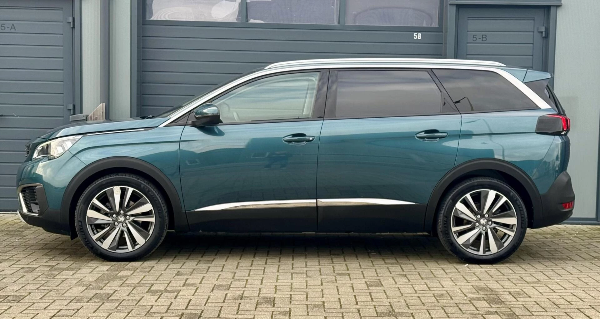 Hoofdafbeelding Peugeot 5008