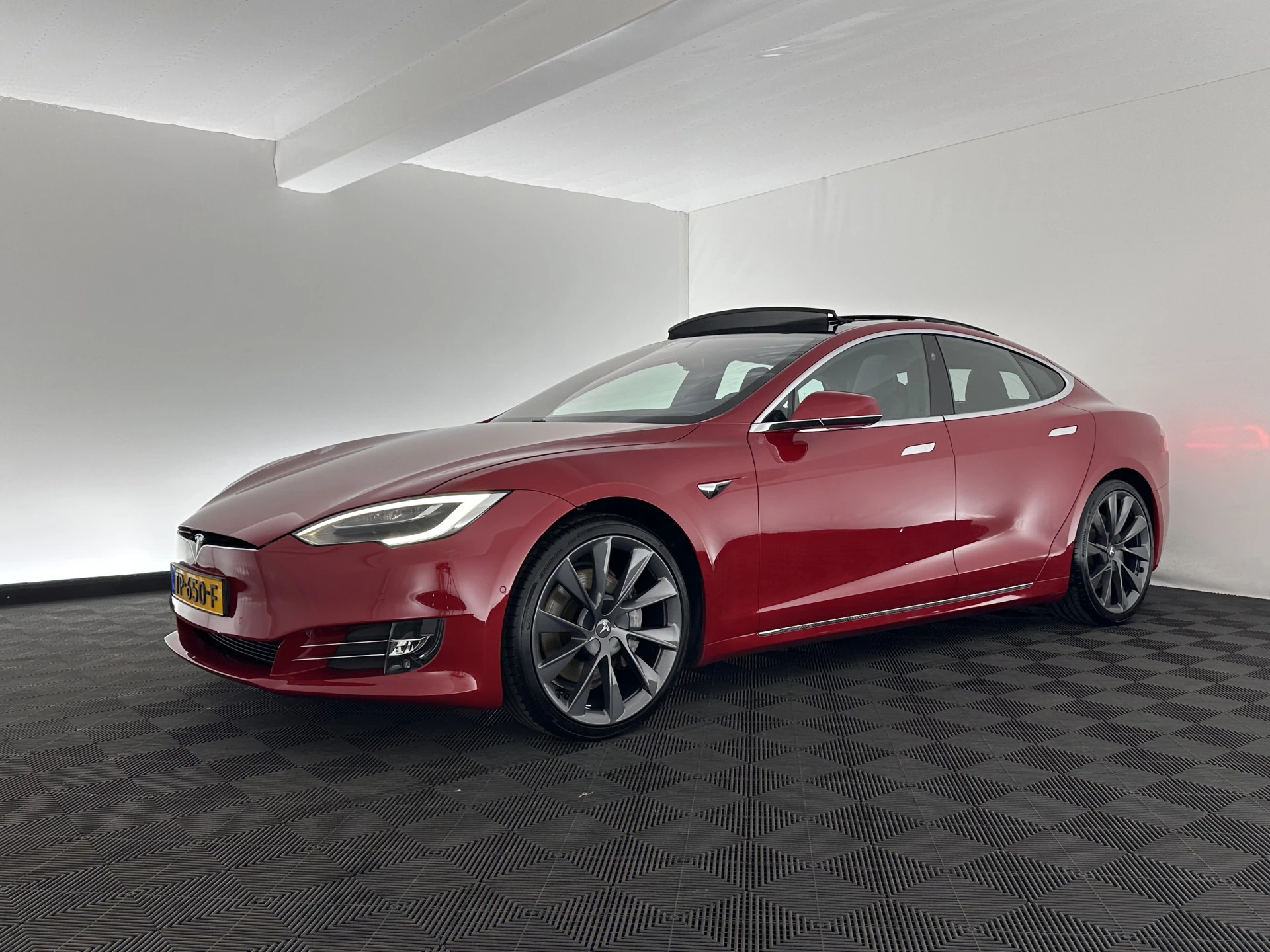 Hoofdafbeelding Tesla Model S