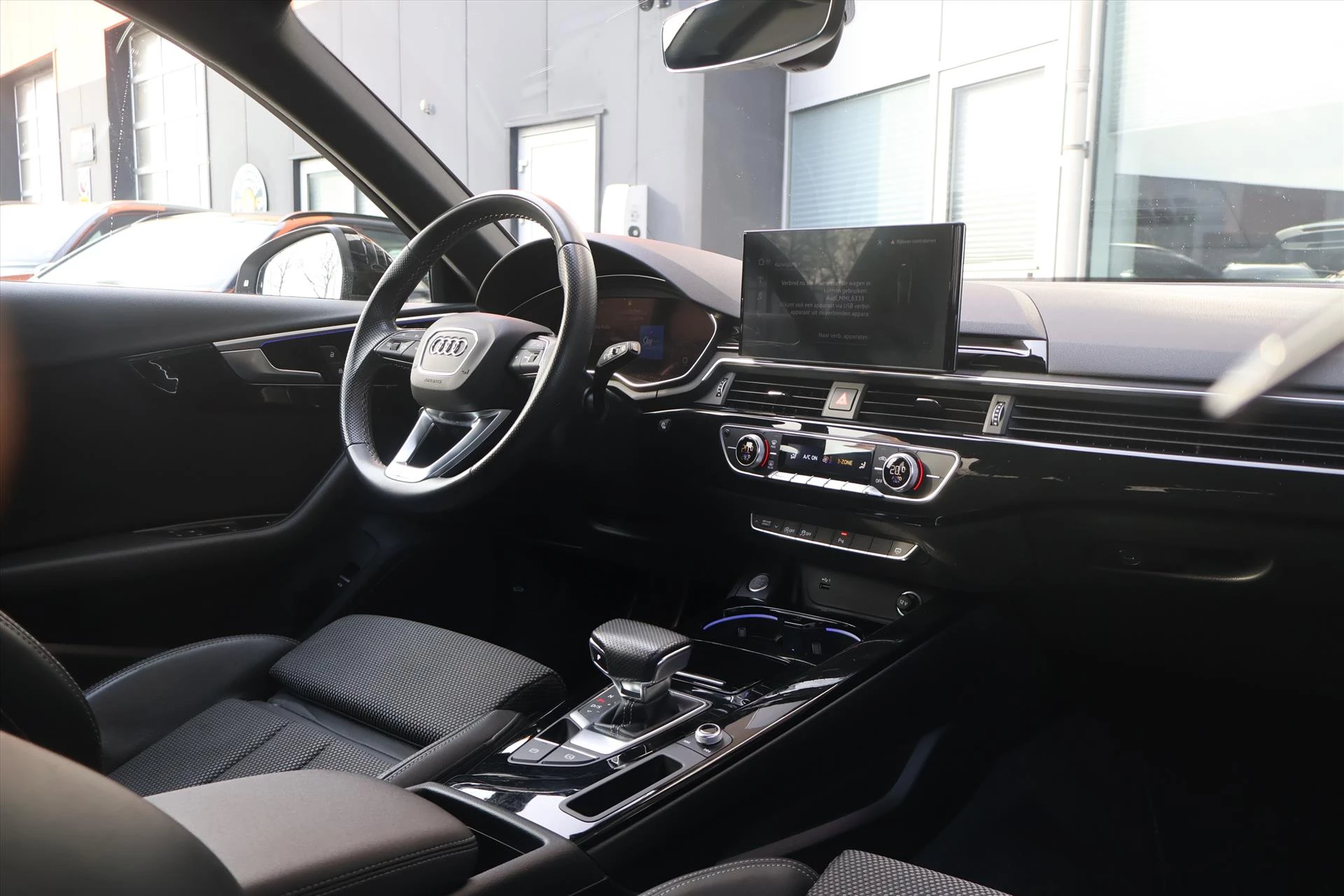 Hoofdafbeelding Audi A4