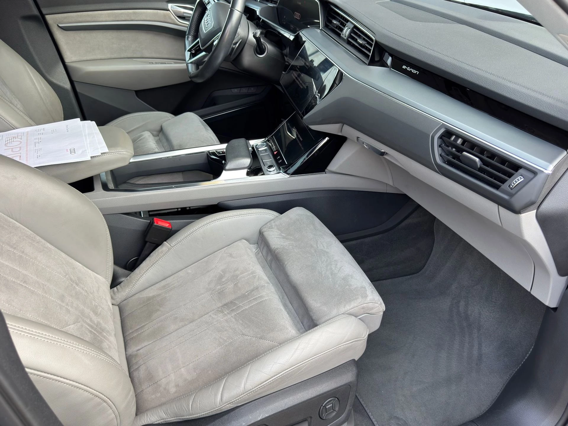 Hoofdafbeelding Audi e-tron