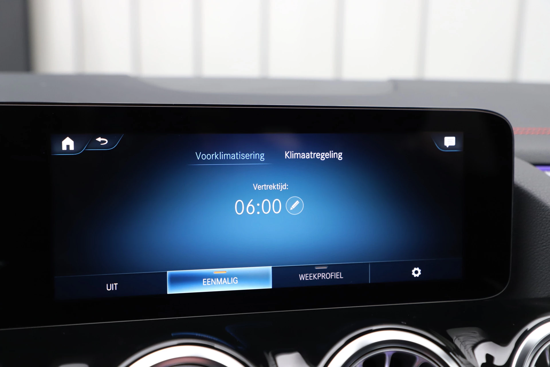 Hoofdafbeelding Mercedes-Benz EQA