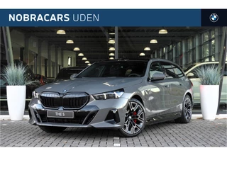 BMW 5 Serie Touring 530e M Sport Automaat / Panoramadak / Trekhaak / Stoelventilatie / Parking Assistant Plus / Adaptieve LED / Comfort Access / Stuurverwarming