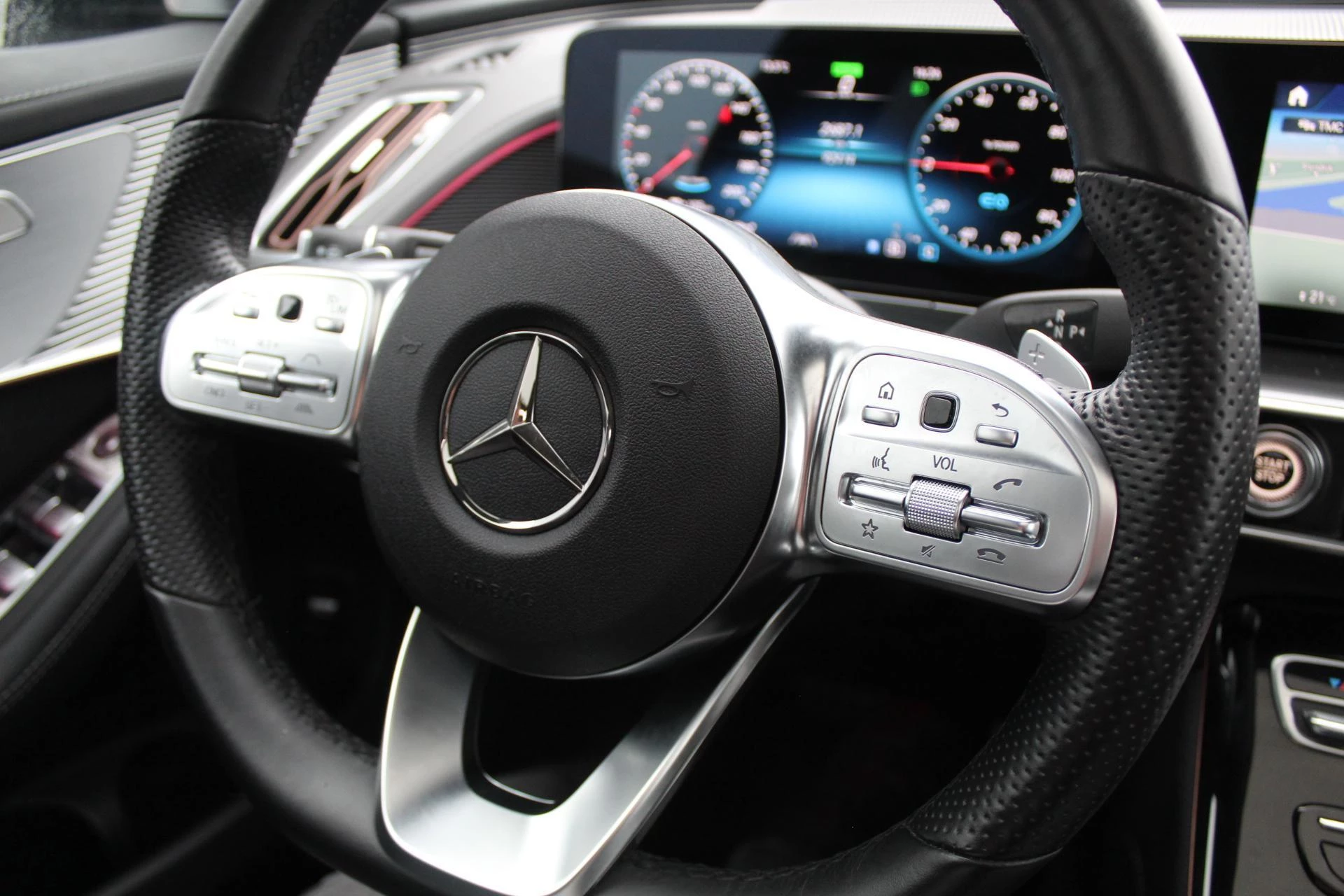 Hoofdafbeelding Mercedes-Benz EQC