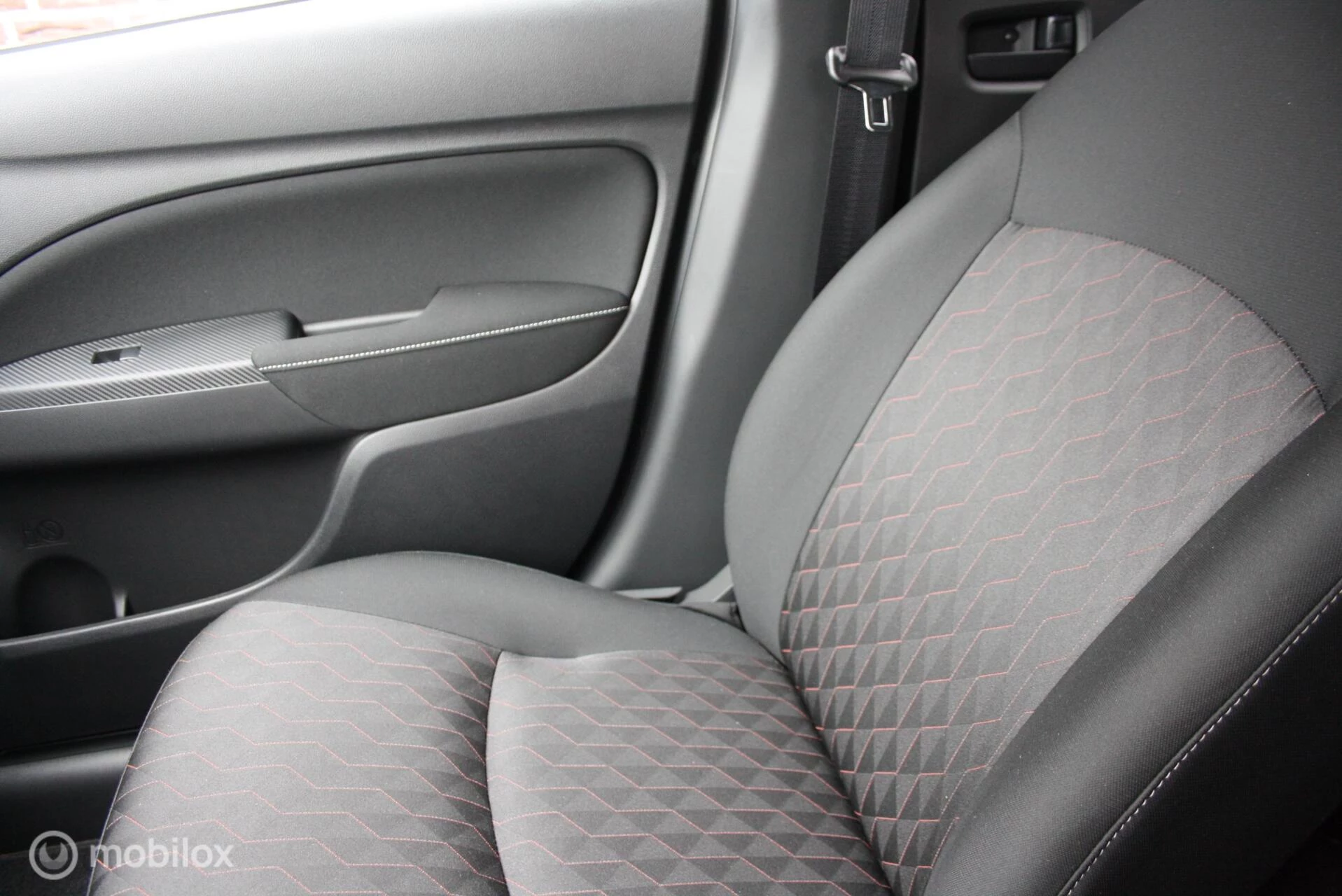 Hoofdafbeelding Mitsubishi Space Star