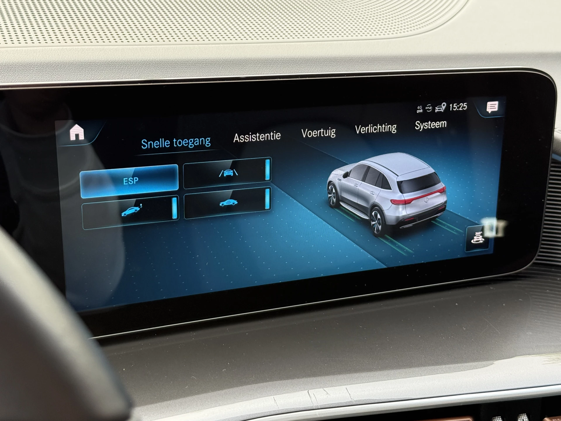 Hoofdafbeelding Mercedes-Benz EQC