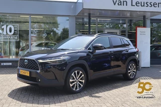 Toyota Corolla Cross 2.0 HYBRID 184PK FIRST-EDITION BLIND-SPOT EL-ACHTERKLEP ALL SEASONS APPLE/ANDROID  KEYLESS PARK-SENSOREN STOELVERW DRAADLOOS-LADEN AD-CRUISE