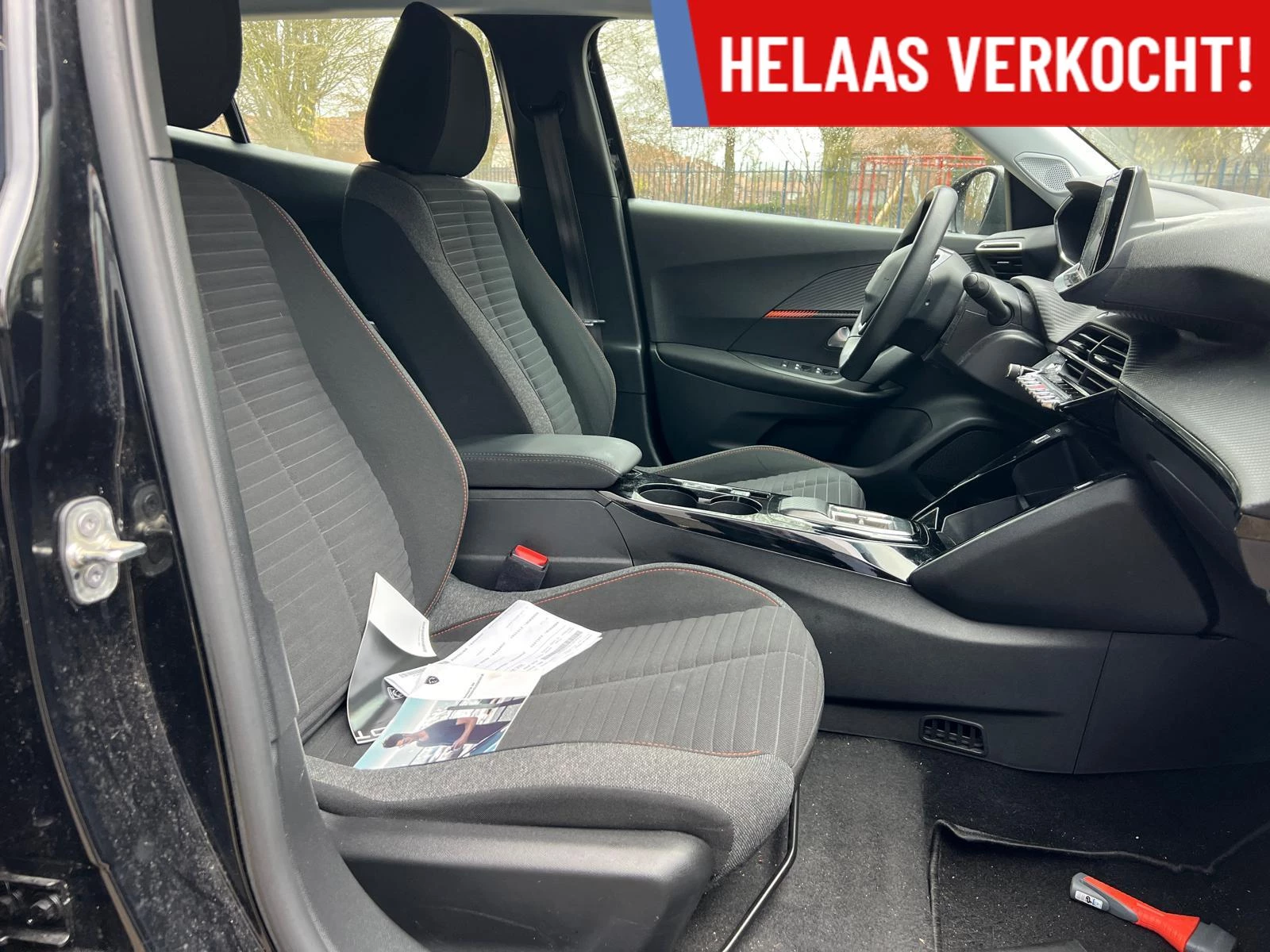 Hoofdafbeelding Peugeot e-2008