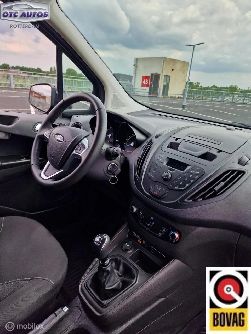 Hoofdafbeelding Ford Transit Courier