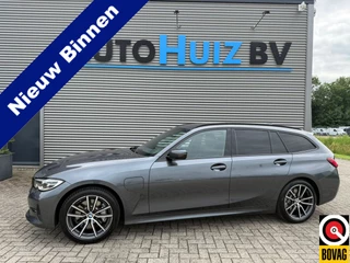 BMW 3 Serie Touring 330e Executive Sport Line 18 inch Achteruitrijcamera Keyless Entry HiFi Pakket DAB Stoelverwarming LED