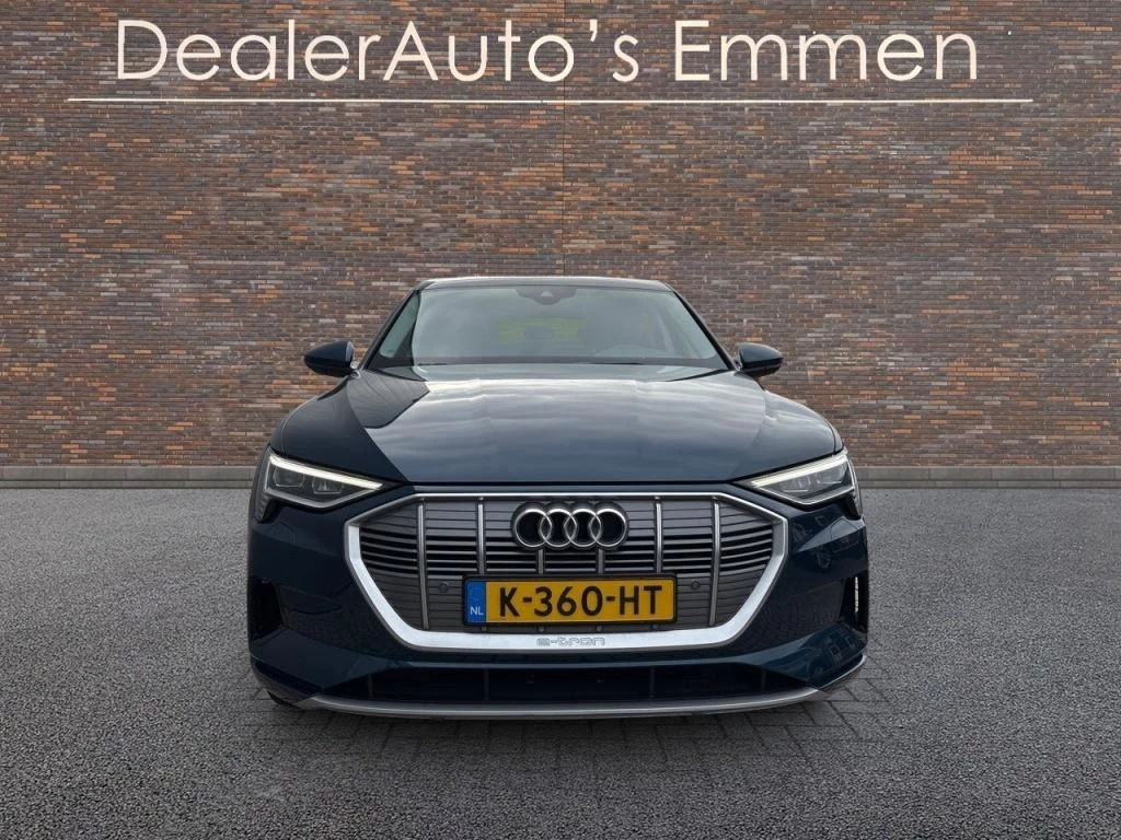 Hoofdafbeelding Audi e-tron