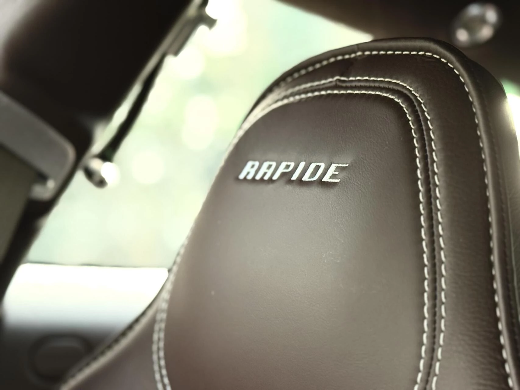 Hoofdafbeelding Aston Martin Rapide