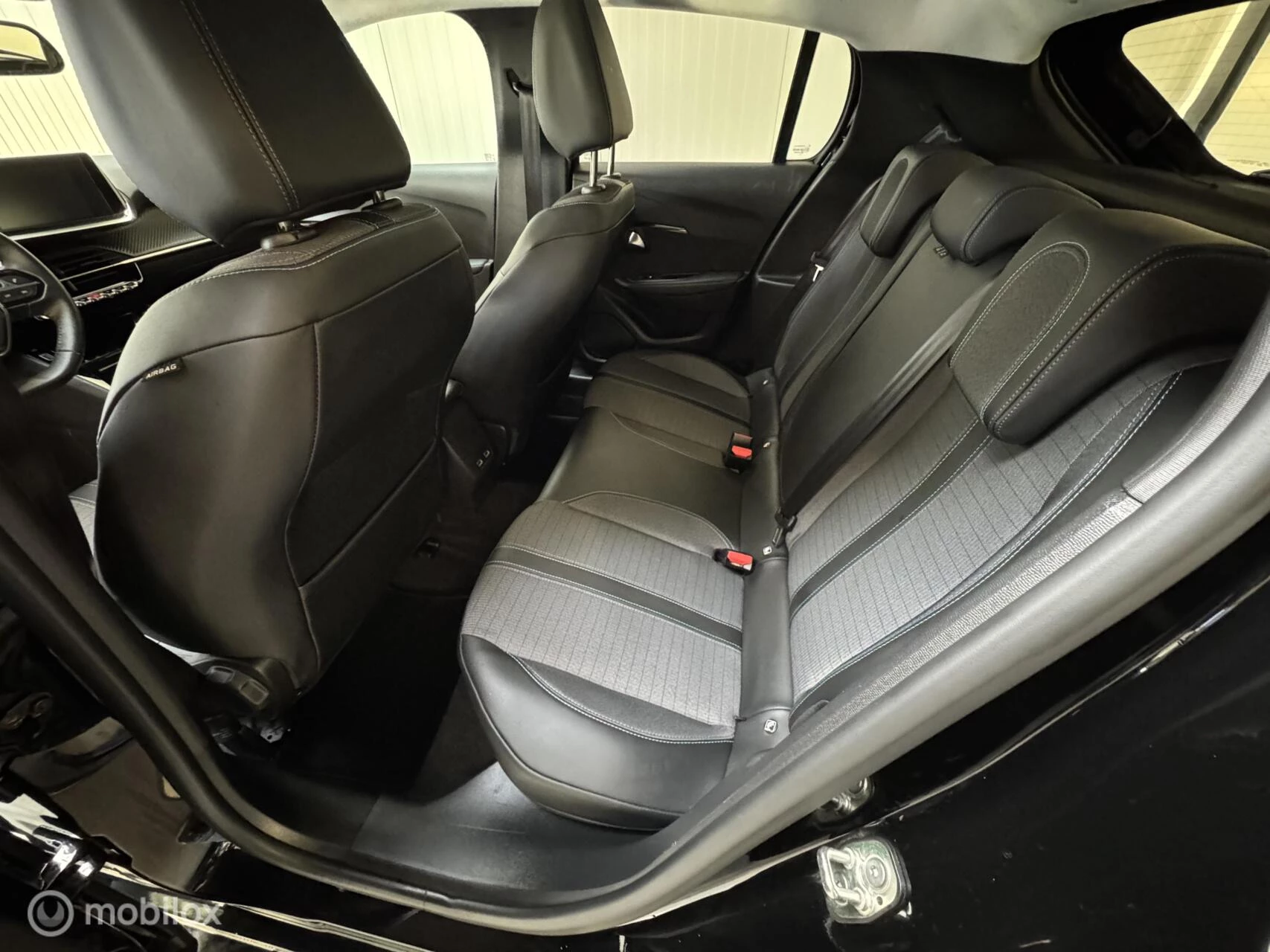 Hoofdafbeelding Peugeot e-208