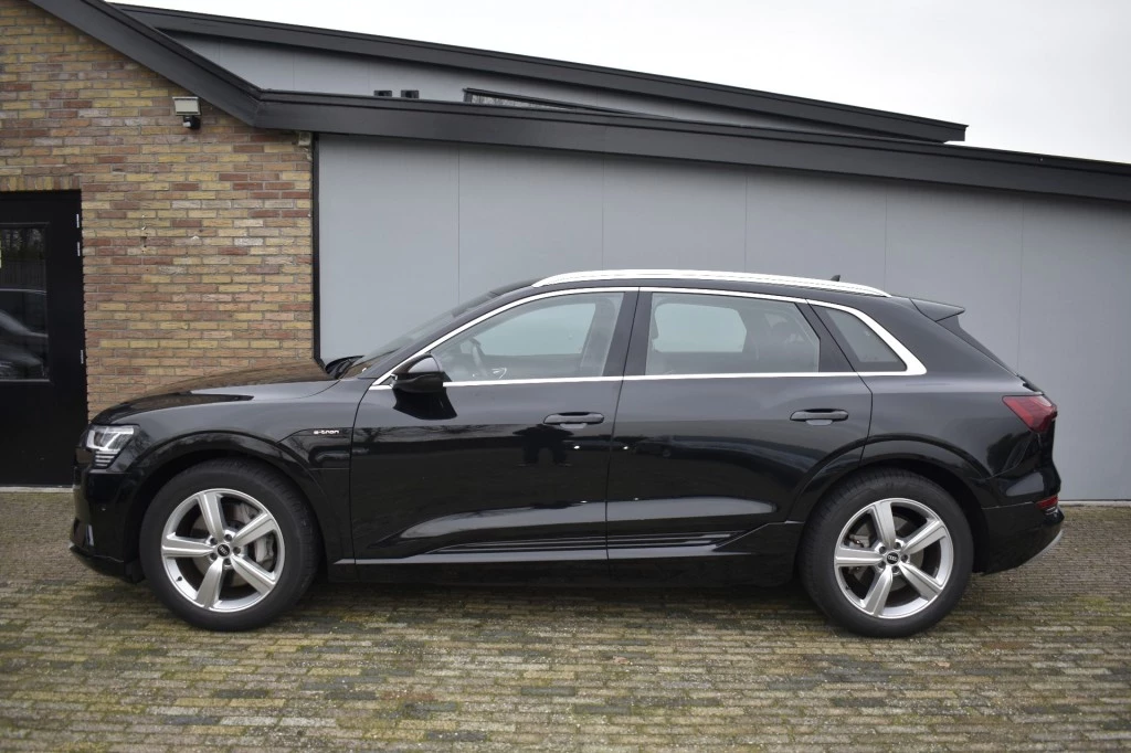 Hoofdafbeelding Audi e-tron