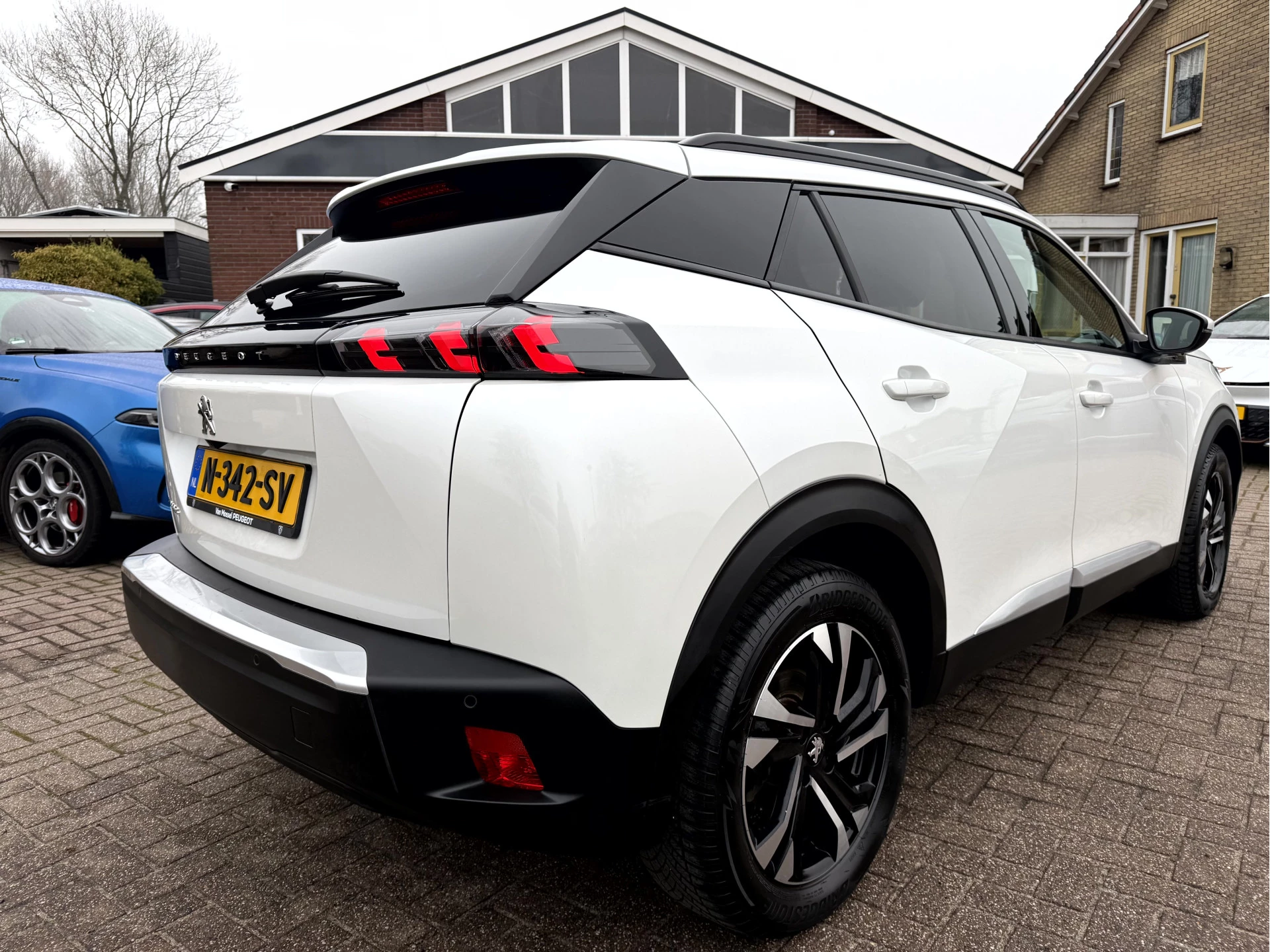 Hoofdafbeelding Peugeot e-2008