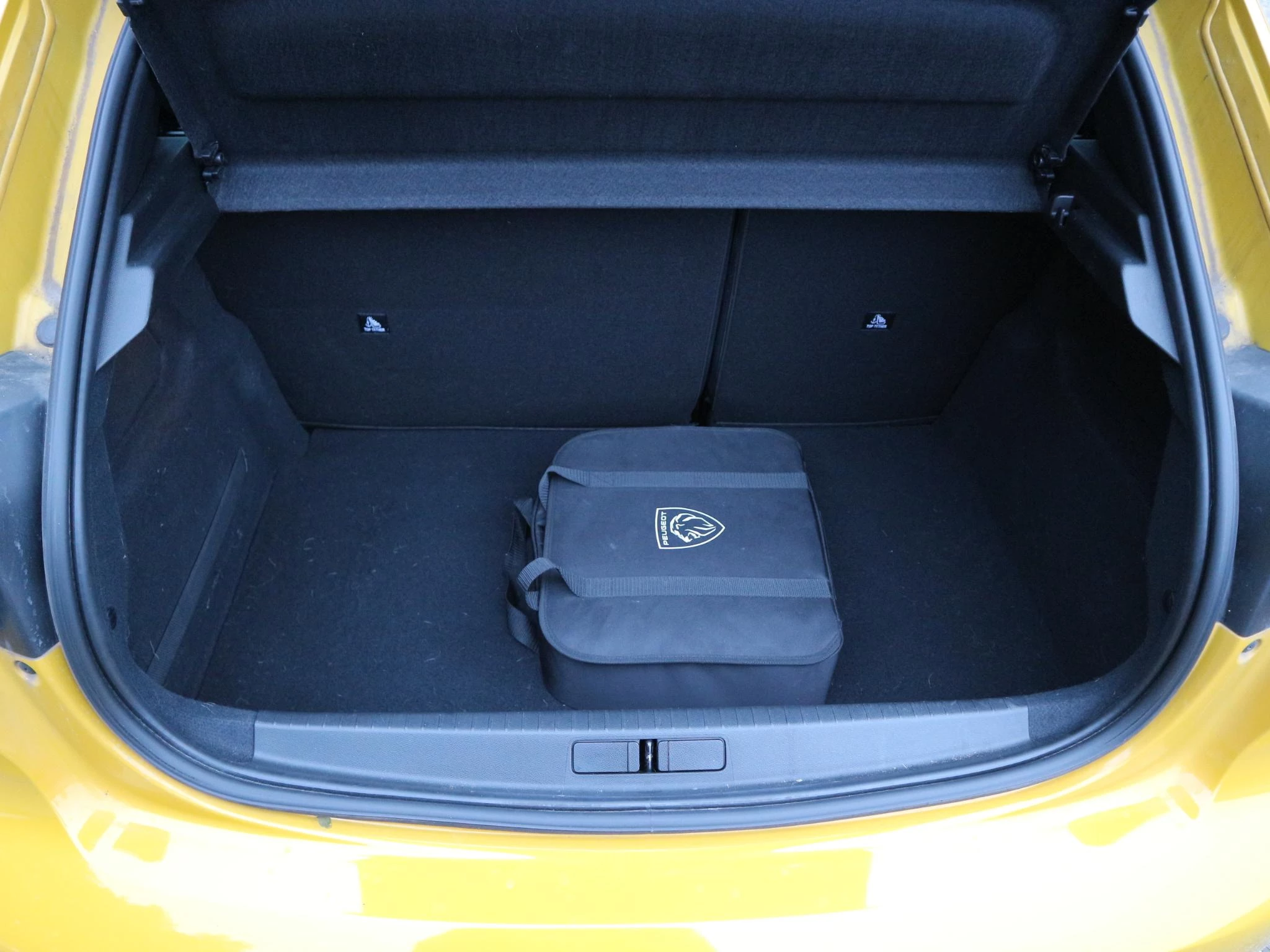 Hoofdafbeelding Peugeot e-208