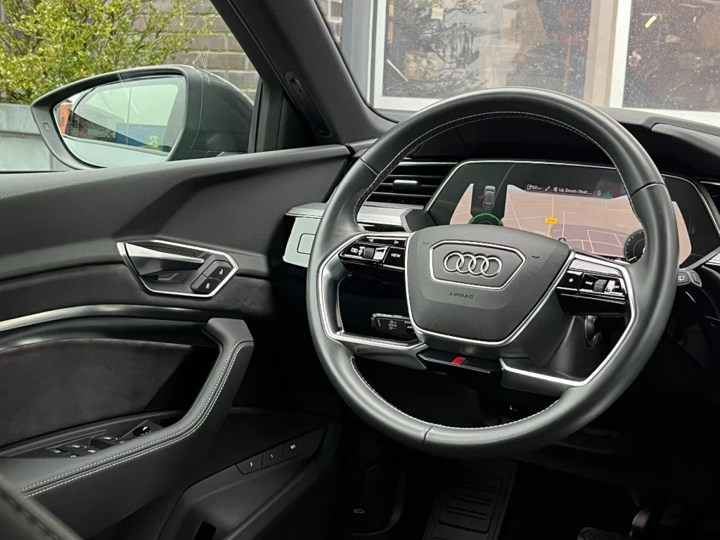 Hoofdafbeelding Audi e-tron