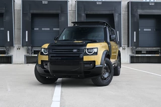 Land Rover Defender 110 2.0 P300e 110 Trophy Edition Deep Sandglow Yellow