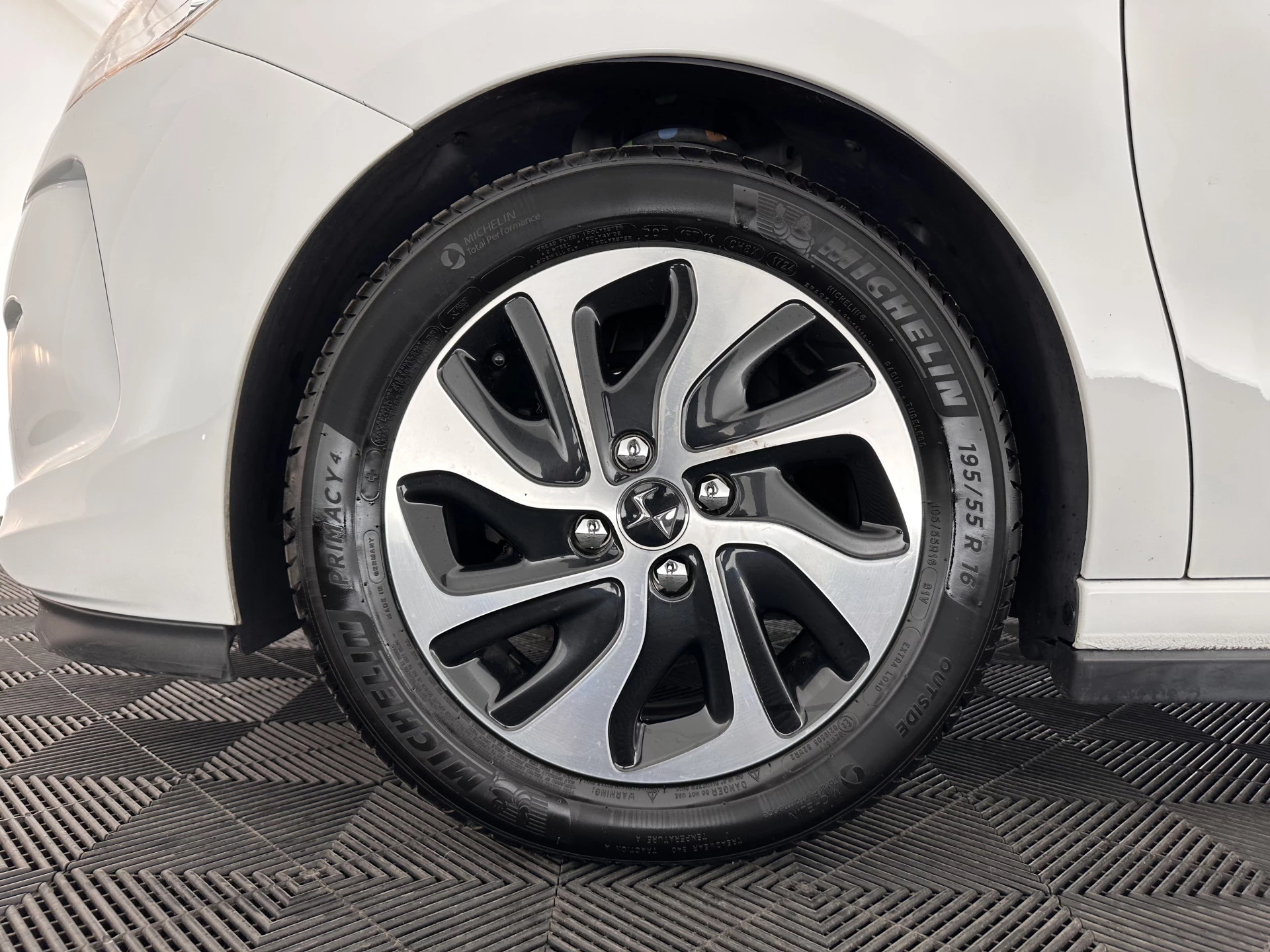 Hoofdafbeelding DS DS 3