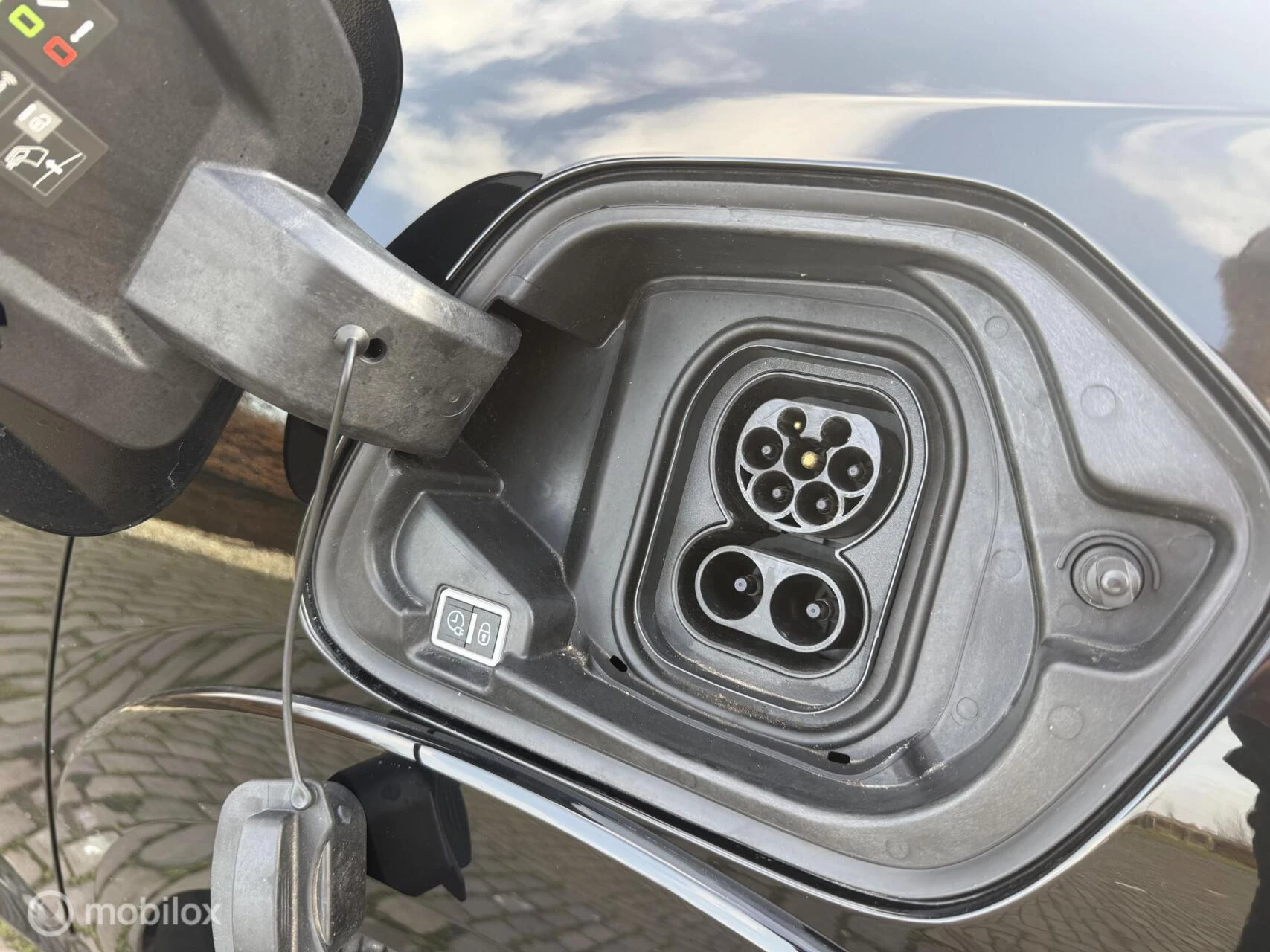 Hoofdafbeelding Peugeot e-208