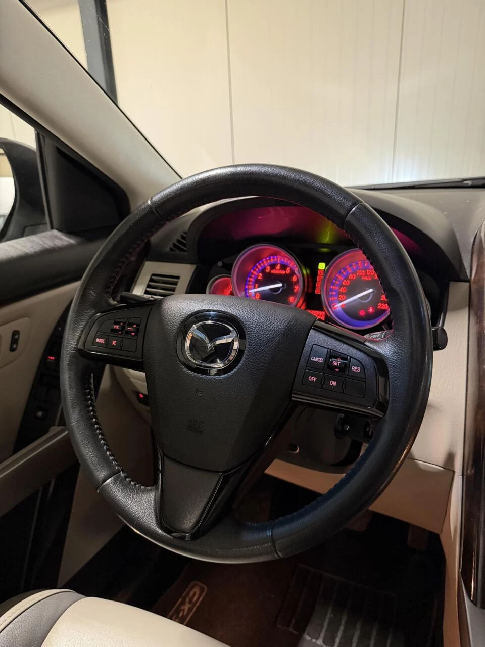 Hoofdafbeelding Mazda CX-9