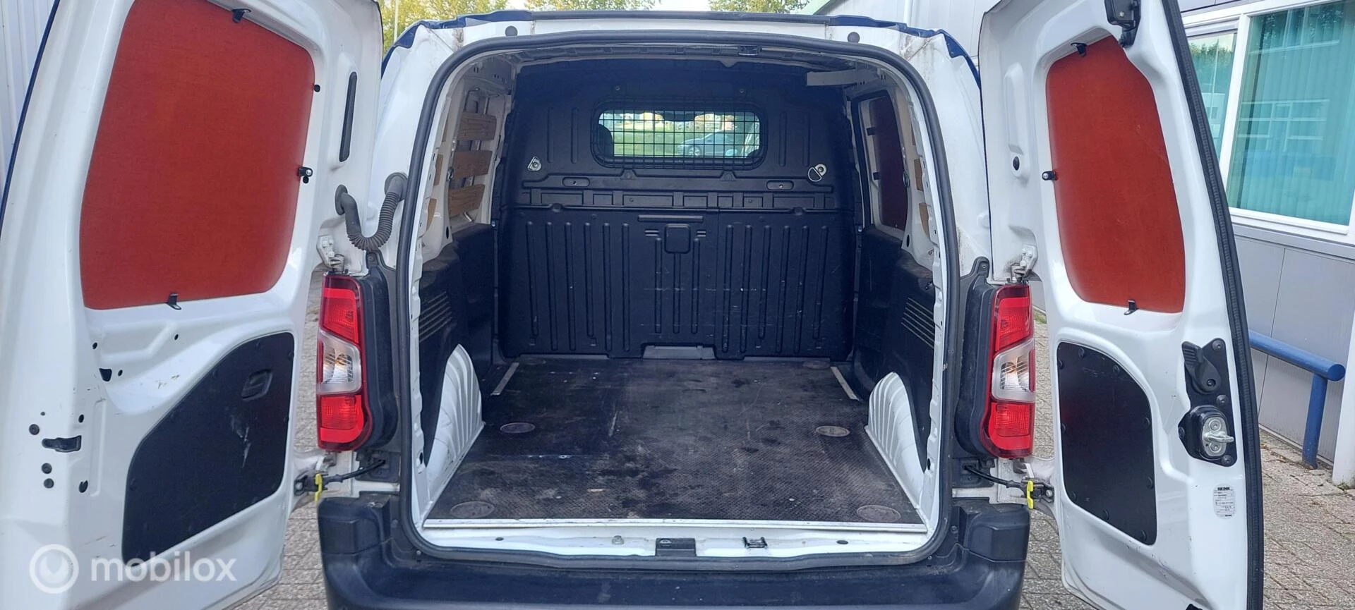 Hoofdafbeelding Peugeot Partner