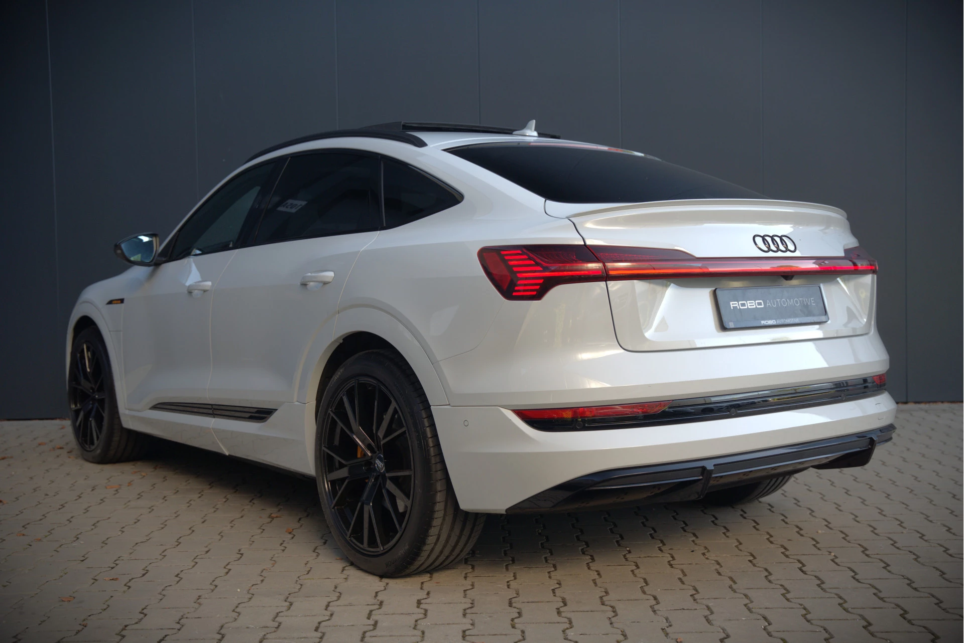 Hoofdafbeelding Audi e-tron