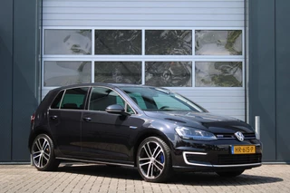 Volkswagen Golf 1.4 TSI GTE Clima/Cruise/Navi/Bluetooth/PDC/Apple/Andoid/DAB/LED/18"LM/Trekhaak/Dealeronderhouden/APK:29-12-2025