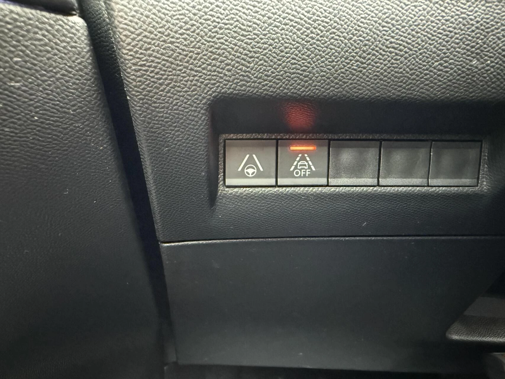 Hoofdafbeelding Peugeot e-2008