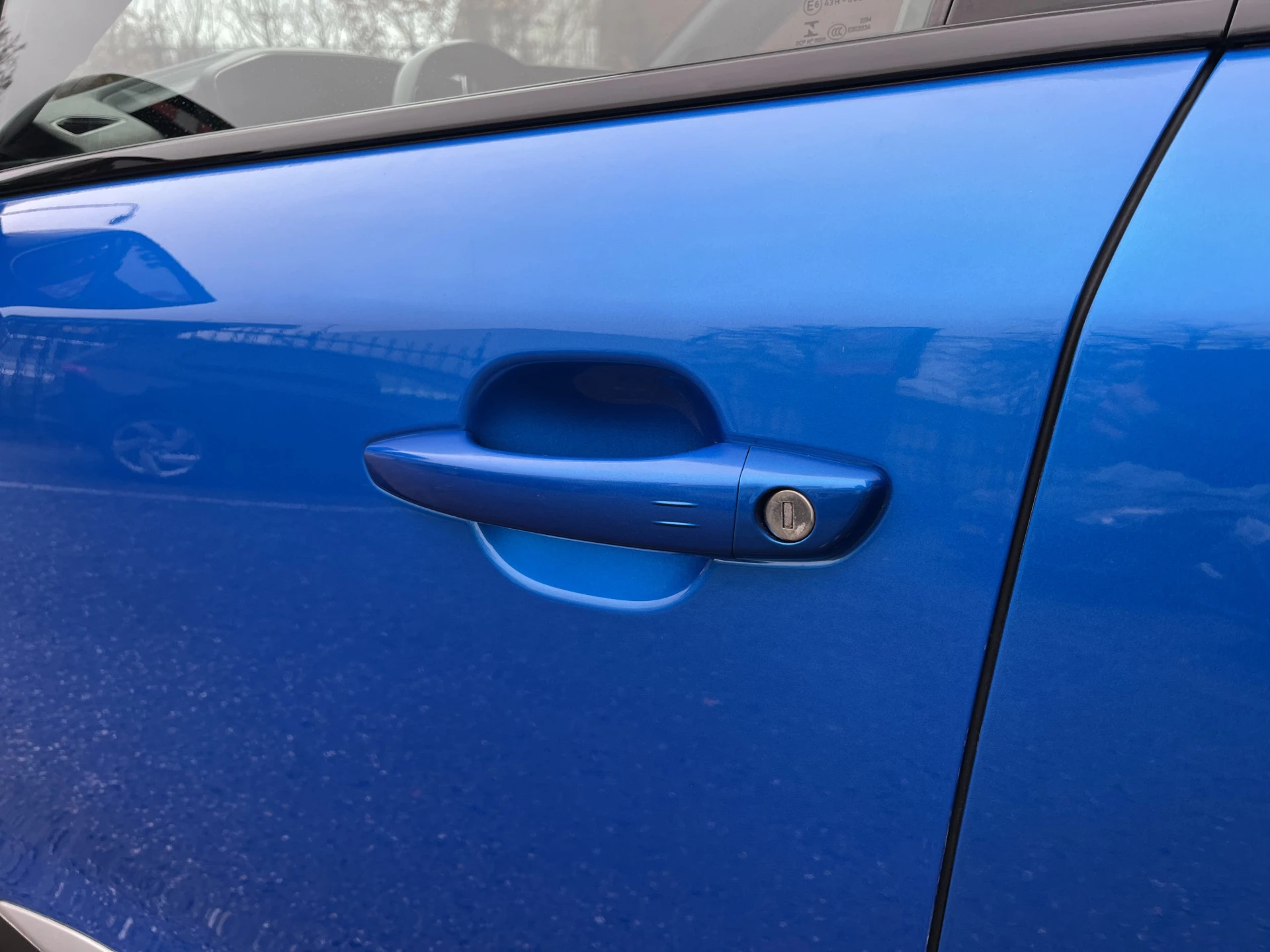 Hoofdafbeelding Peugeot e-2008