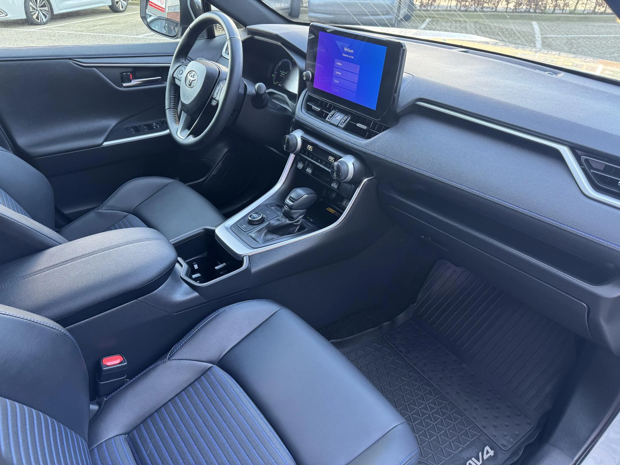 Hoofdafbeelding Toyota RAV4