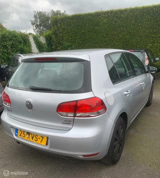 Volkswagen Golf 1.6 TDI Highline BlueMotion