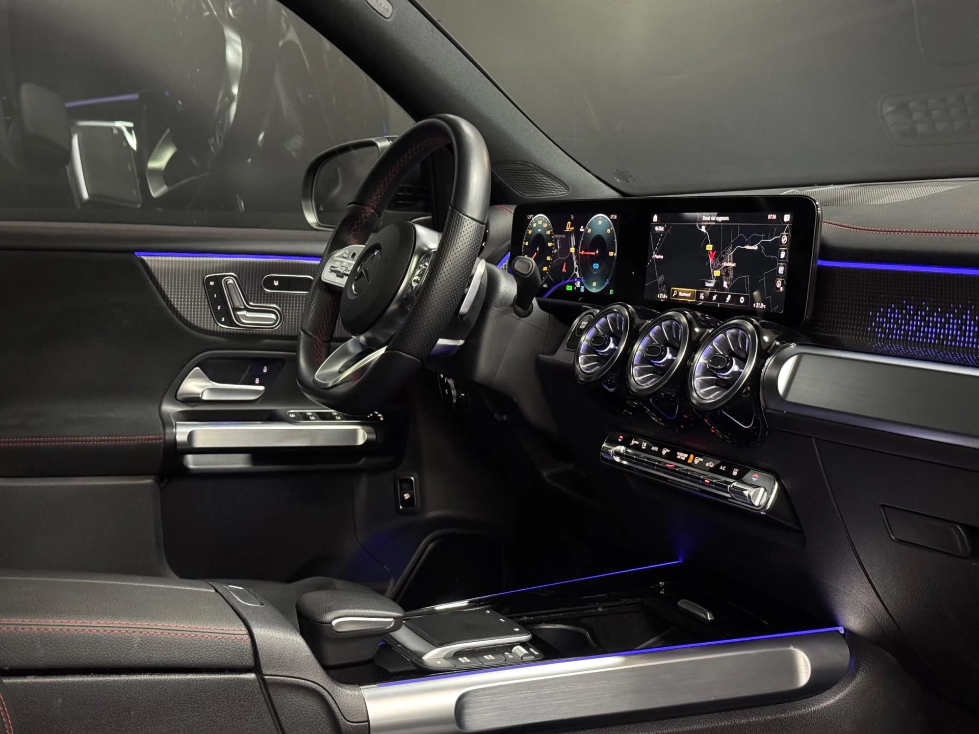Hoofdafbeelding Mercedes-Benz EQB